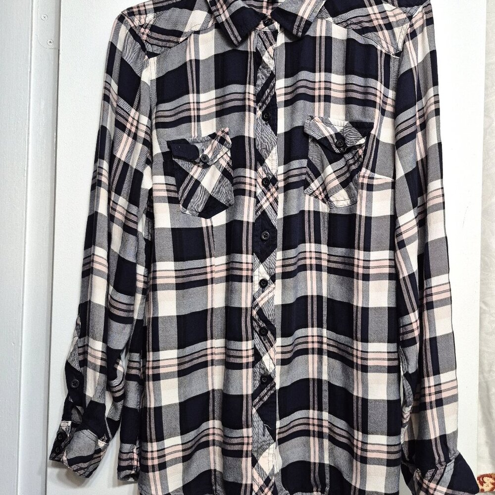 Ladies Top. Plaid. Pink and Navy. Rayon